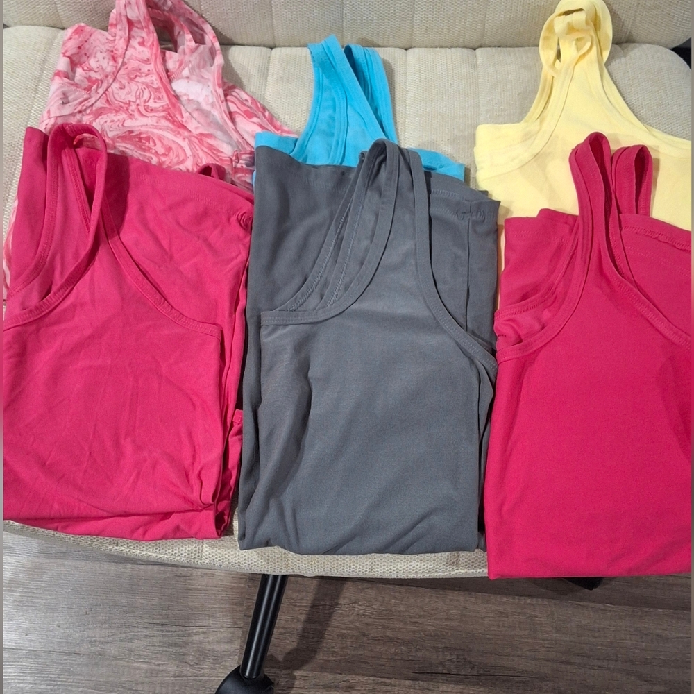 6 Pc Womens No Boundaries  Multiple Colors  Tank Top Smoke Free Home